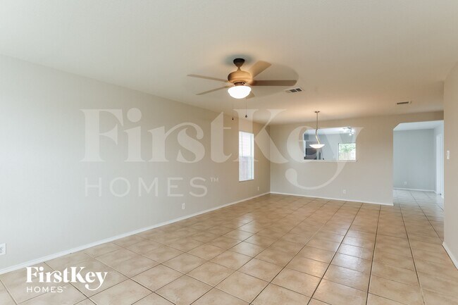 Building Photo - 111 Quince Flower