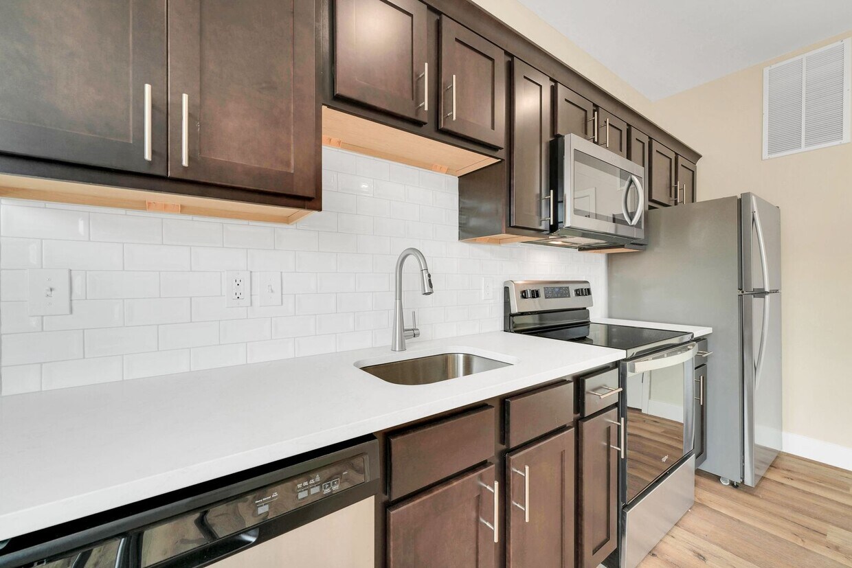 Primary Photo - West Beverly Lofts - 201