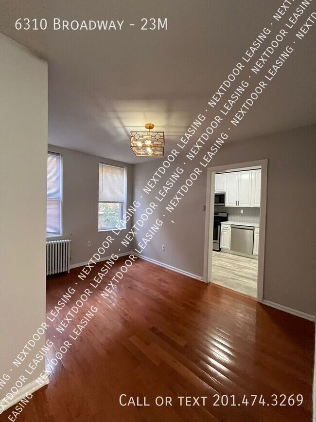 Foto del edificio - 6310 Broadway-23M