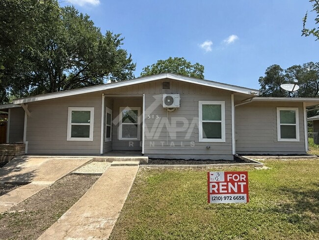 Photo - 515 Blakeley Dr House