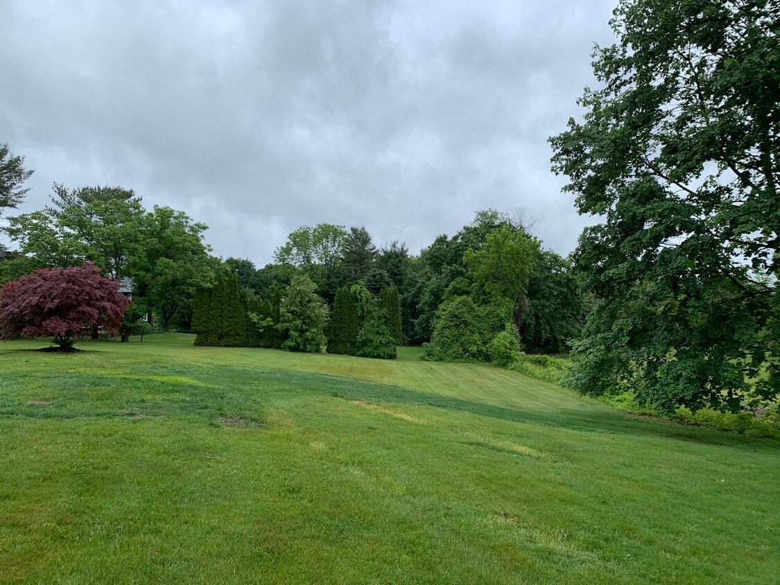 471 Orange Center Rd Unit B, Orange, CT 06477 Apartments in Orange