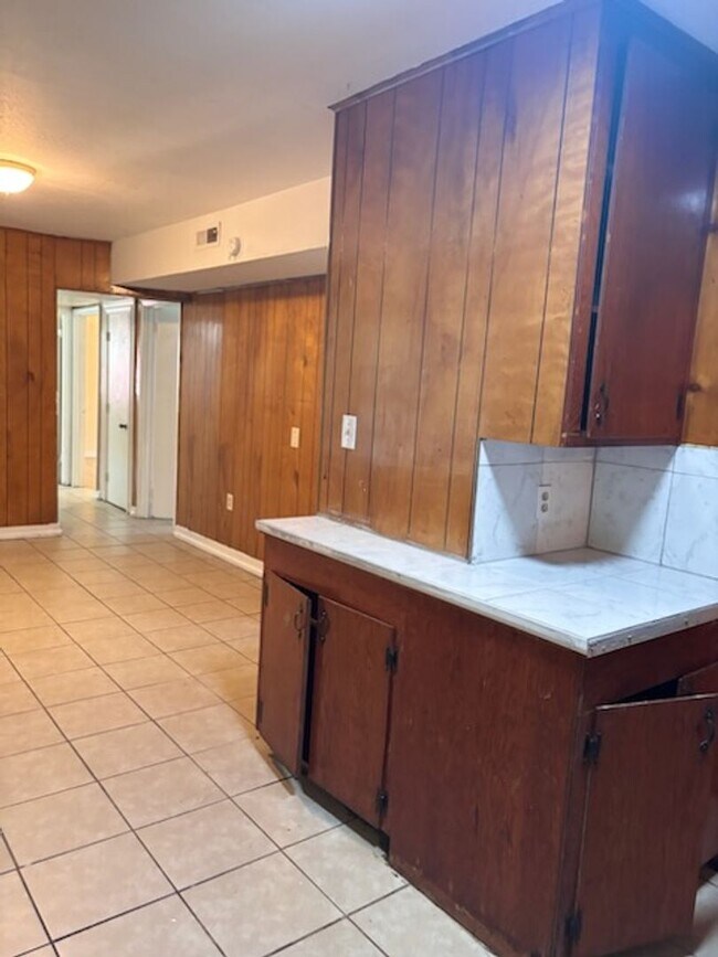 Building Photo - 2835 Teresa Dr