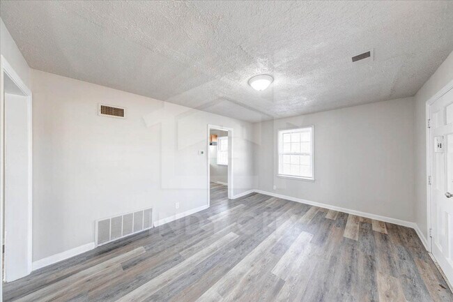 Foto del edificio - 2854 S Keystone Ave