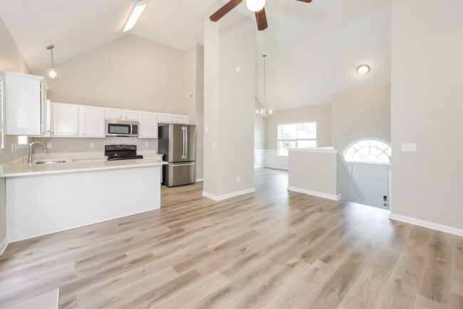 Building Photo - 9485 Tara Dr SW
