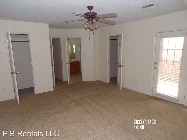 Foto del edificio - 2 br, 2 bath House - 512 NW Ferris Apt A