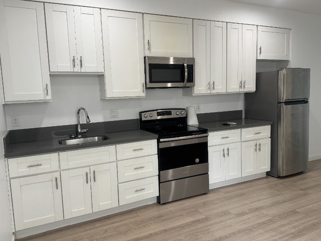 Building Photo - 532 Cesar E. Chavez Pkwy