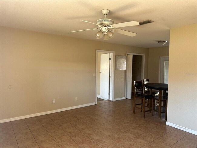 Foto del edificio - 485 W Assembly St