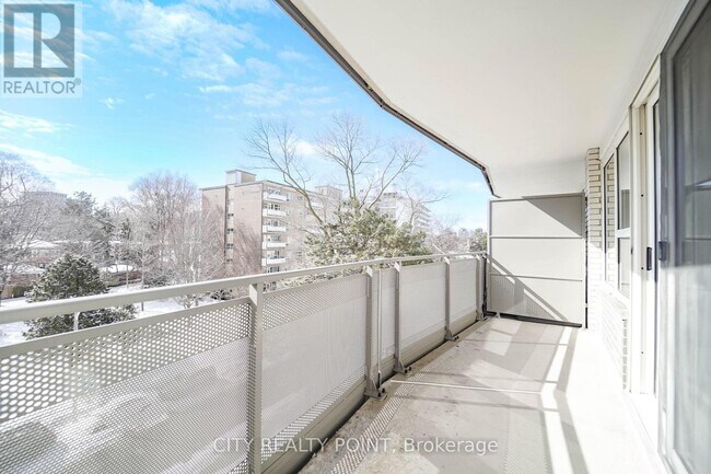 Building Photo - 10 Shallmar Blvd