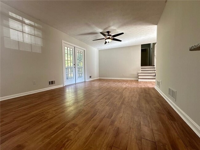 Building Photo - 3116 Sumac Dr