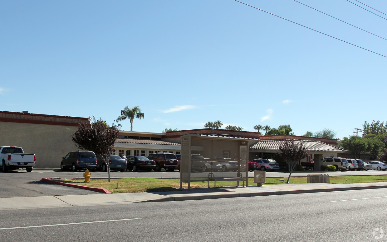 Building Photo - Holiday Madison Meadows