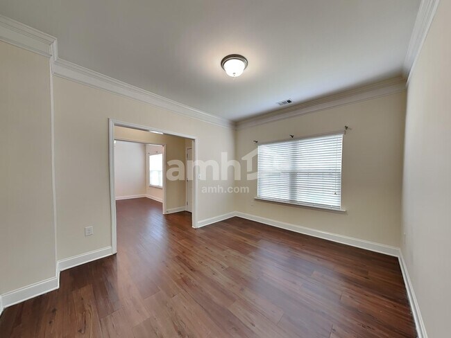 Foto del edificio - 77 Dynasty Ln