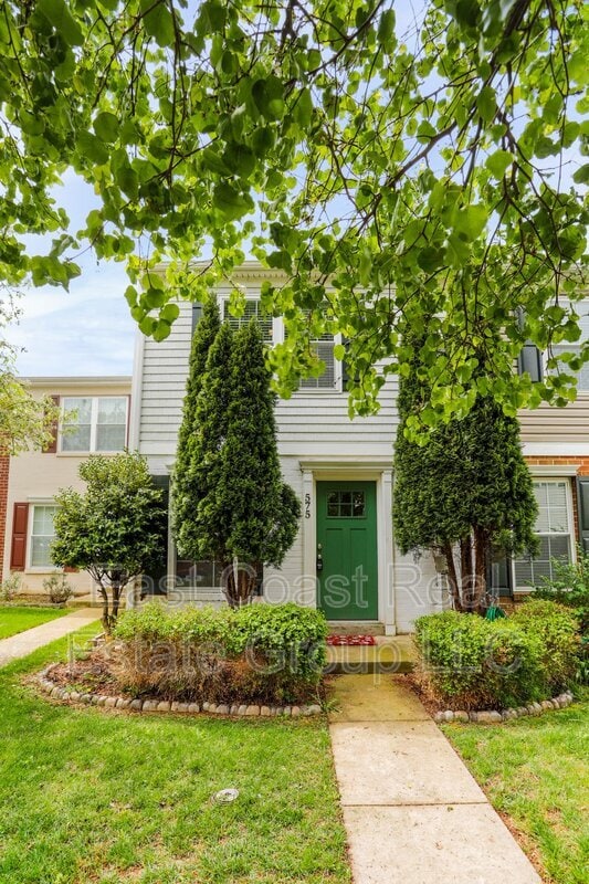 Building Photo - 575 Lancaster Pl