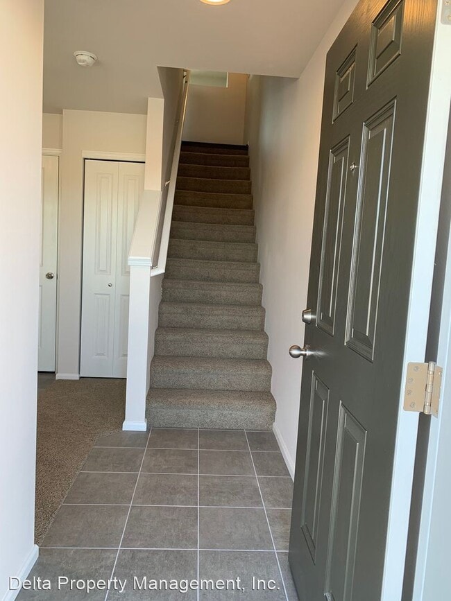 Building Photo - 2 br, 2.5 bath House - 3511 30th Dr