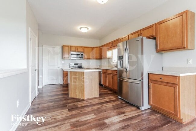 Building Photo - 8266 Shute Cir