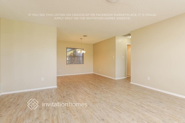 Building Photo - 10948 Tangora St