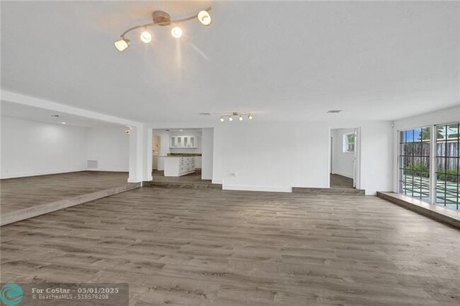 Foto del edificio - 5981 NE 22nd Way