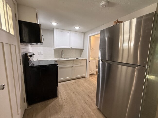 Building Photo - 6708 Avenue I