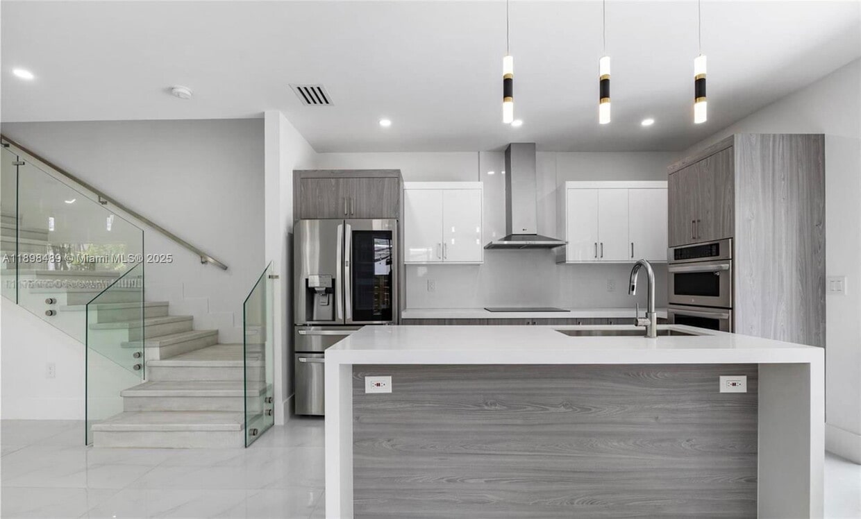 Foto principal - 3140 Carter St