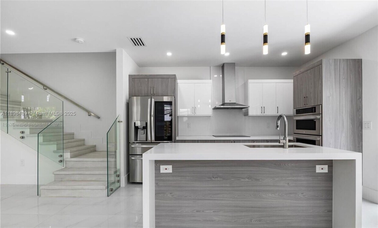 Photo - 3140 Carter Street, Miami, FL 33133 - 3 BR 3.5 BA townhouse