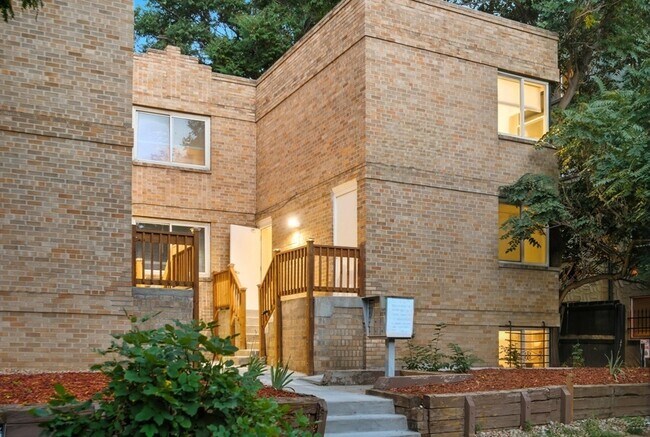 Foto del edificio - 1364 Lafayette St