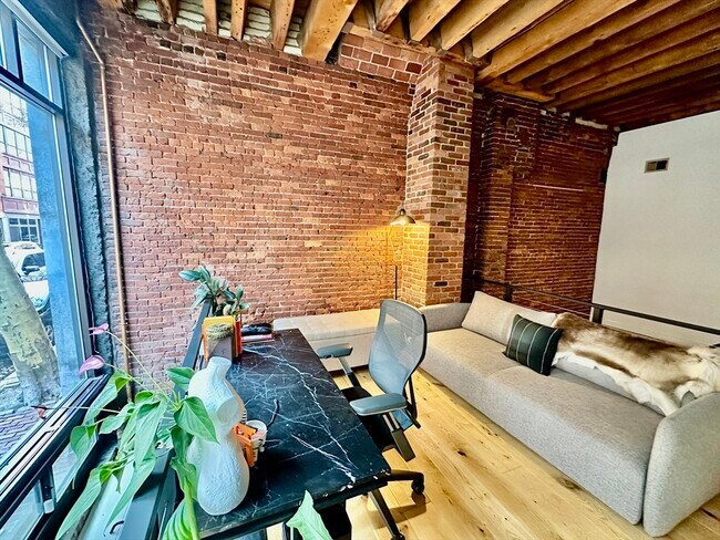 Foto del edificio - 122 Fulton St