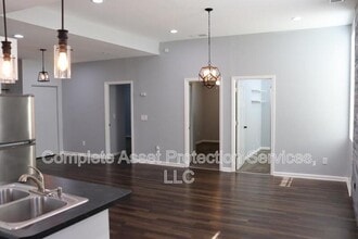 Building Photo - 7302 W Taft St