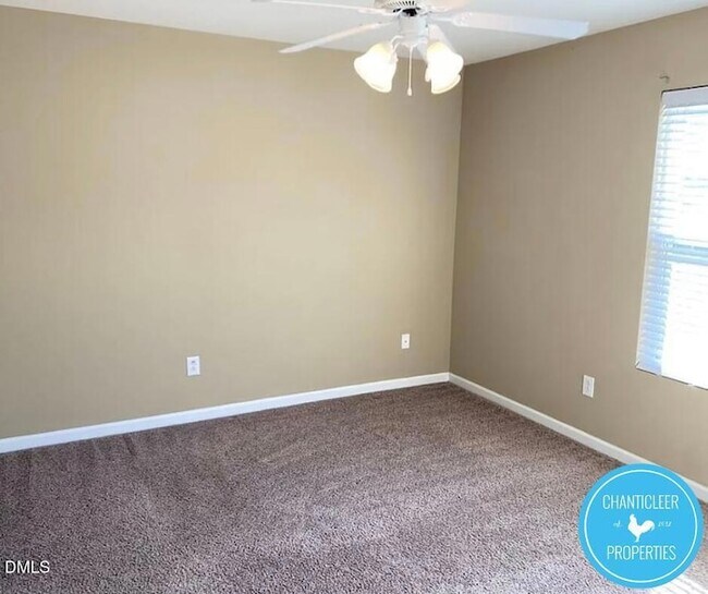 Foto del edificio - 241 Arbor Hl Pl