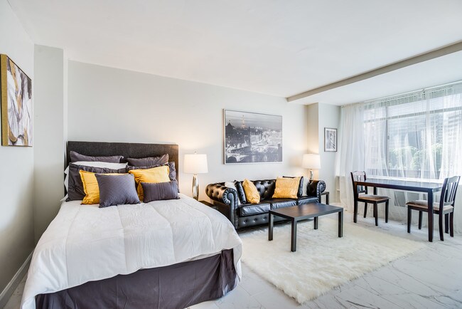Sala de estar y dormitorio - 1021 Arlington Blvd