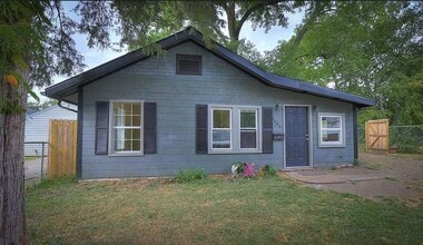 Building Photo - 1484 E Clay St
