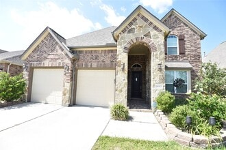 Building Photo - 14615 Birchwood Falls Trail