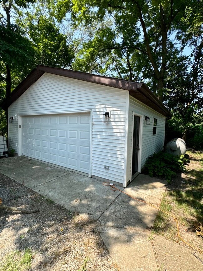 Building Photo - 9219 N 100 W