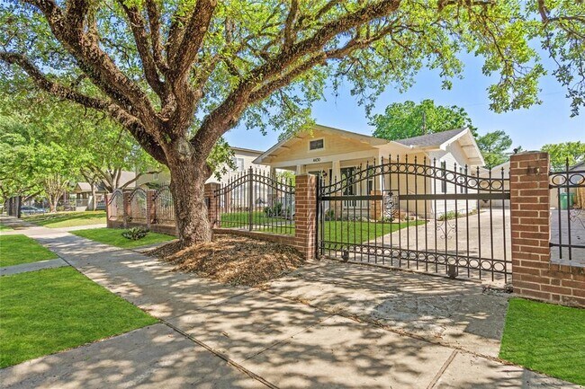 Building Photo - 4430 McKinney St