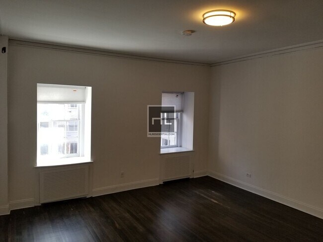 Building Photo - EAST 72 STREET