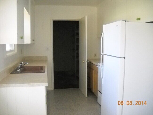 Foto del edificio - 3BR Home with Large Yard  Steps from Chenowith Elementary