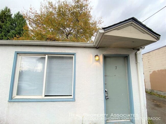 Building Photo - 10531 Aurora Ave N
