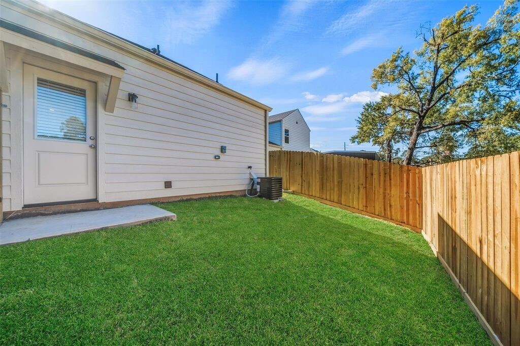 Foto del edificio - 710 W Dallas St