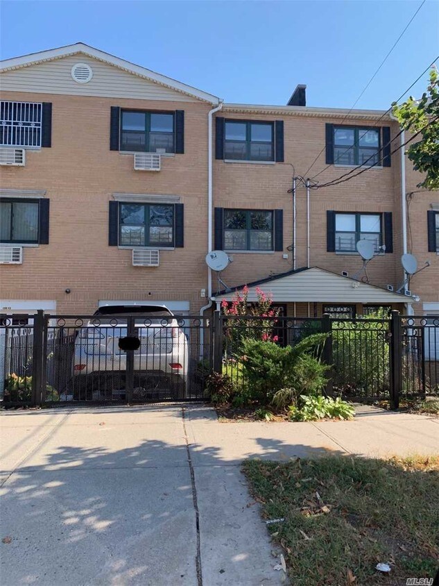 Primary Photo - 108-45 157th St