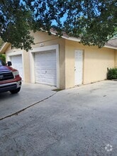 Building Photo - 1465 Hawthorne Pl