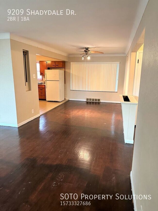 Foto del edificio - LARGE spacious single family home in wonde...