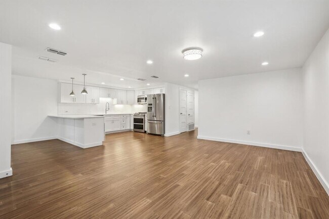 Building Photo - 3204 Goodwin Ave