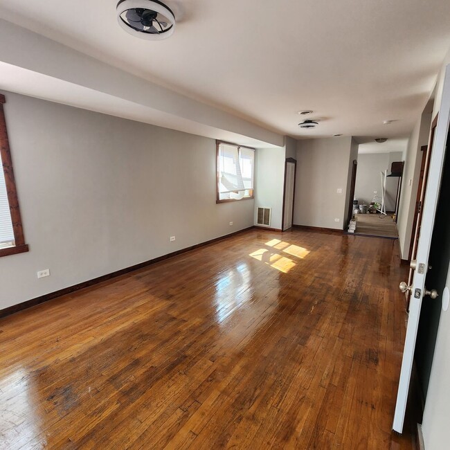 Foto del edificio - Move In Specials! Spacious 3 Bedroom, 2 Fu...