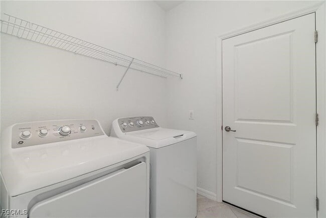 Building Photo - 14580 Palamos Cir