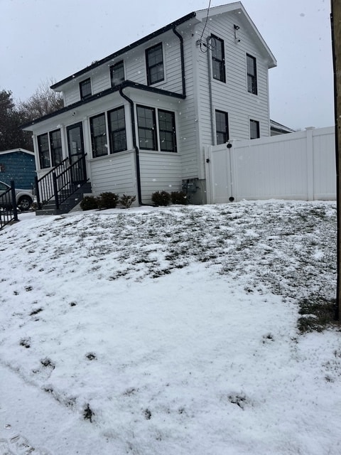 Building Photo - 112 Thurber St