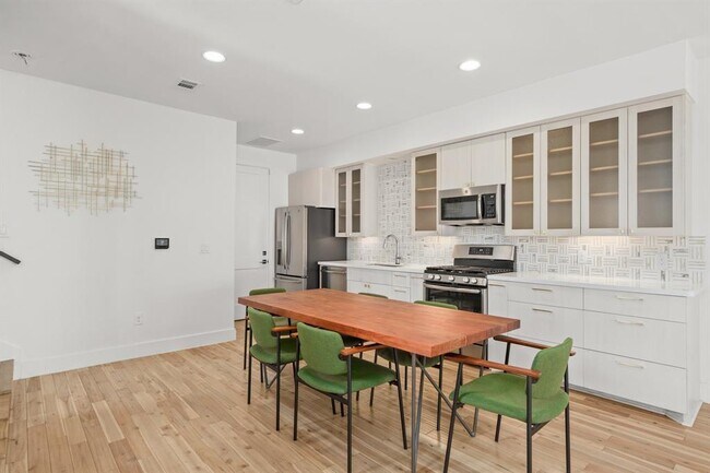 Foto del edificio - 2810 Oak Springs Dr