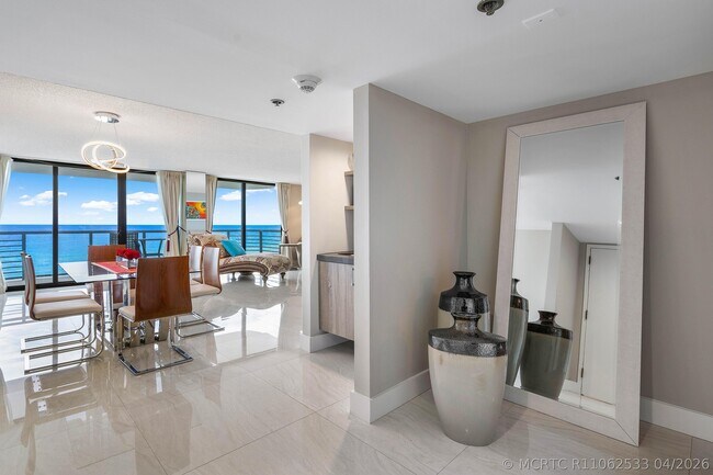Foto del edificio - 250 S Ocean Blvd