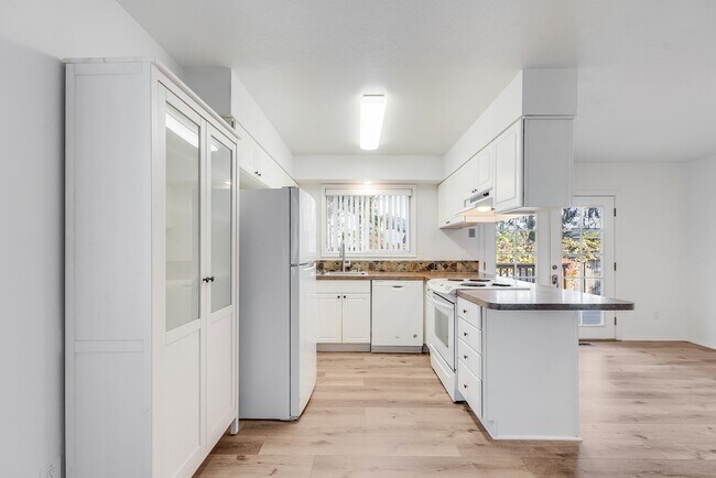 Foto del edificio - Beautiful 3 Bed, 2 Bath Rental Home in Beaverton!