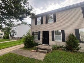 Building Photo - 210 Maple Leaf Ln
