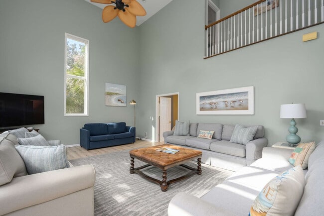 Building Photo - 3 Cassina Ln