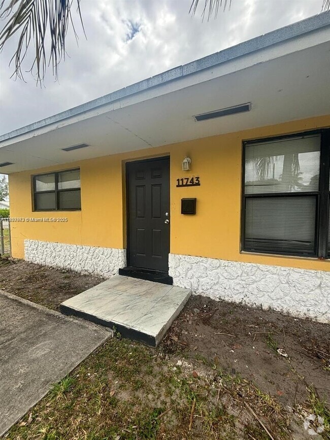 Building Photo - 11741 NE 14th Ave