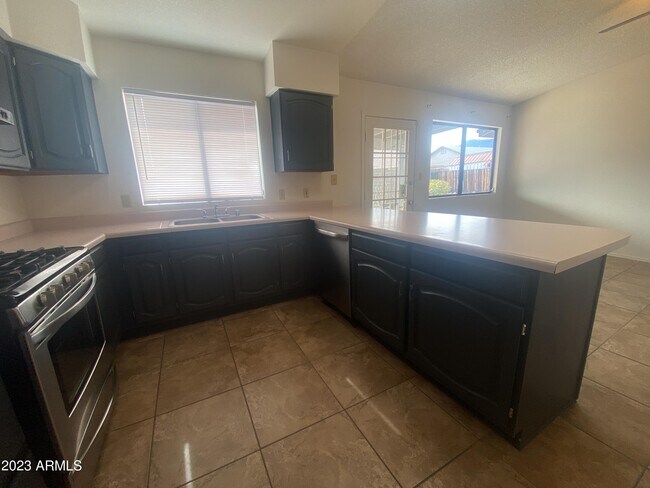 Building Photo - 2628 Canyon View Dr